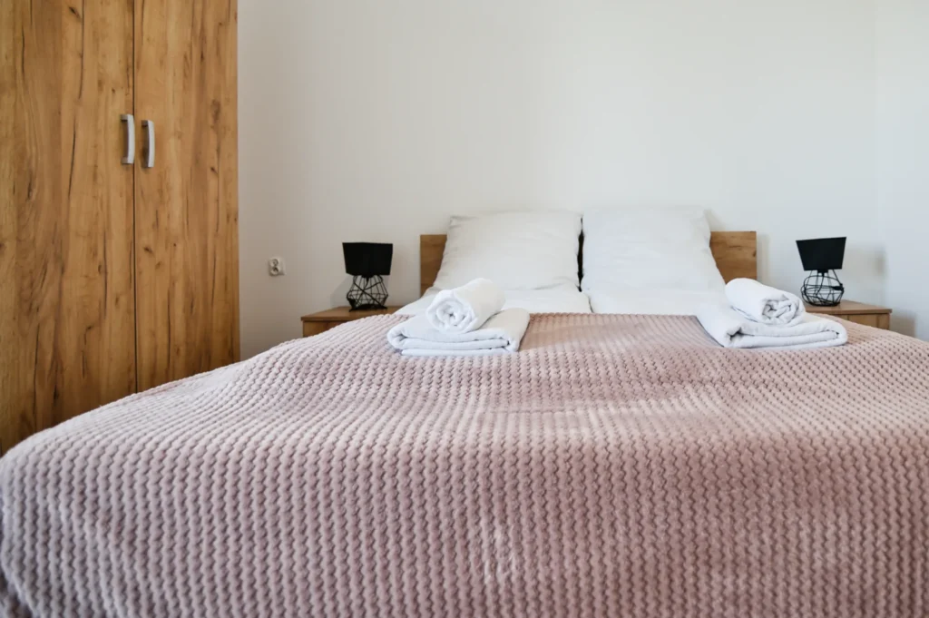 Wnętrze apartamentu premium Blue Sky w Zatorze obok Energylandii (18)
